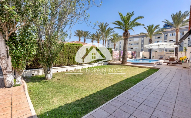 Herverkoop - Villa - Torrevieja - Punta Prima