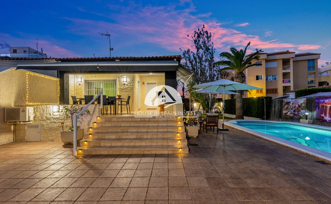 Herverkoop - Villa - Torrevieja - Punta Prima