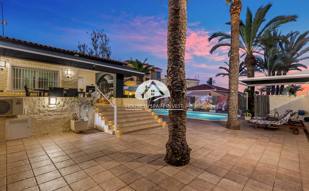 Herverkoop - Villa - Torrevieja - Punta Prima