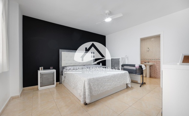 Resale - Apartment  - Torrevieja - Centro