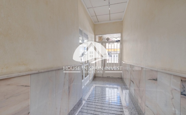 Resale - Apartment  - Torrevieja - Centro