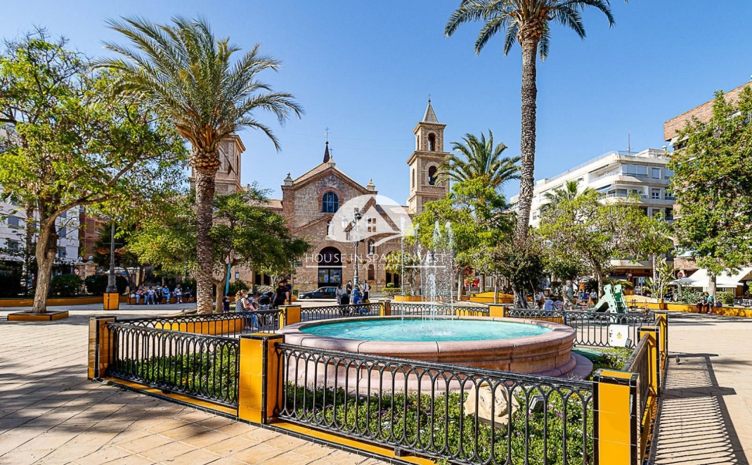 Resale - Apartment  - Torrevieja - Centro