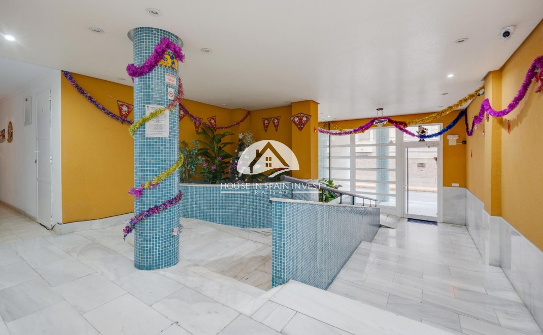 Resale - Apartment  - Torrevieja - Playa del Cura