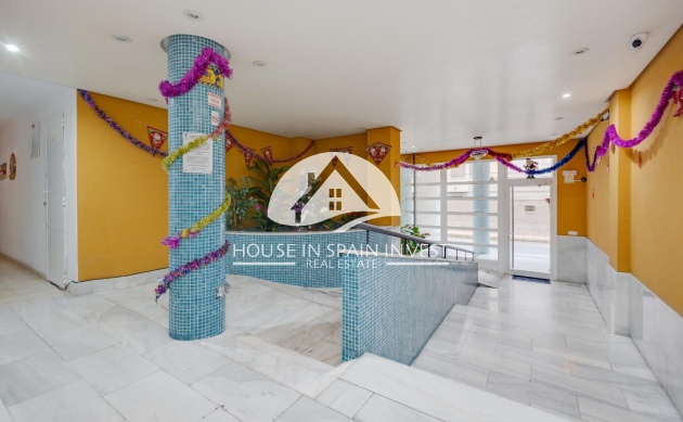 Resale - Apartment  - Torrevieja - Playa del Cura