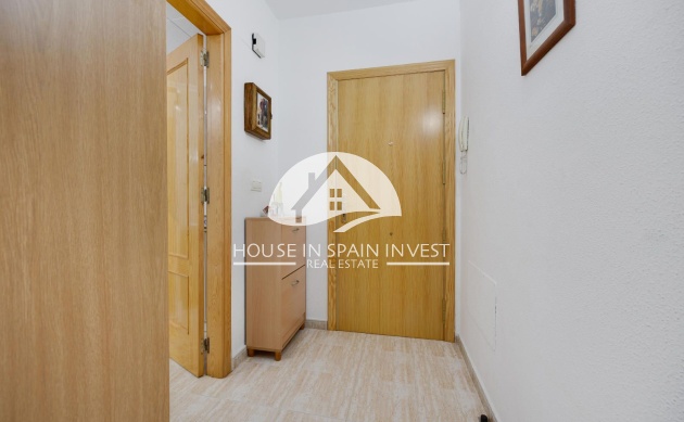 Resale - Apartment  - Torrevieja - Playa del Cura