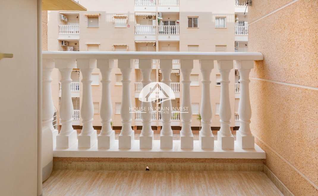 Resale - Apartment  - Torrevieja - Playa del Cura