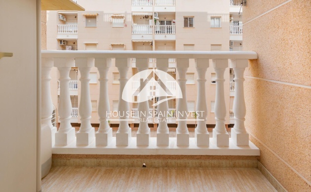 Resale - Apartment  - Torrevieja - Playa del Cura