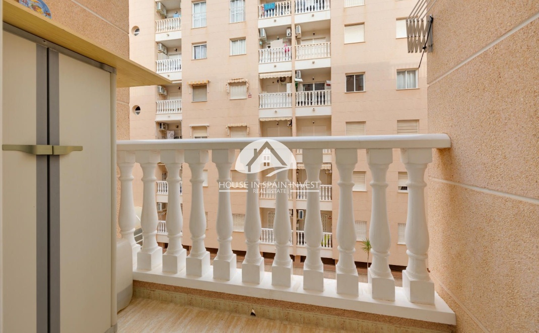 Resale - Apartment  - Torrevieja - Playa del Cura