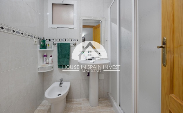 Resale - Apartment  - Torrevieja - Playa del Cura