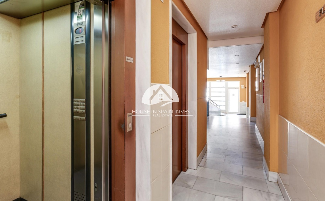 Resale - Apartment  - Torrevieja - Playa del Cura