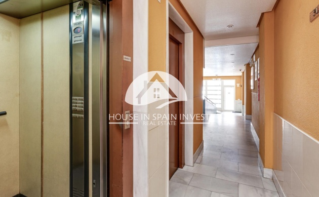 Resale - Apartment  - Torrevieja - Playa del Cura