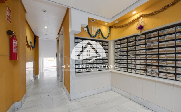 Resale - Apartment  - Torrevieja - Playa del Cura