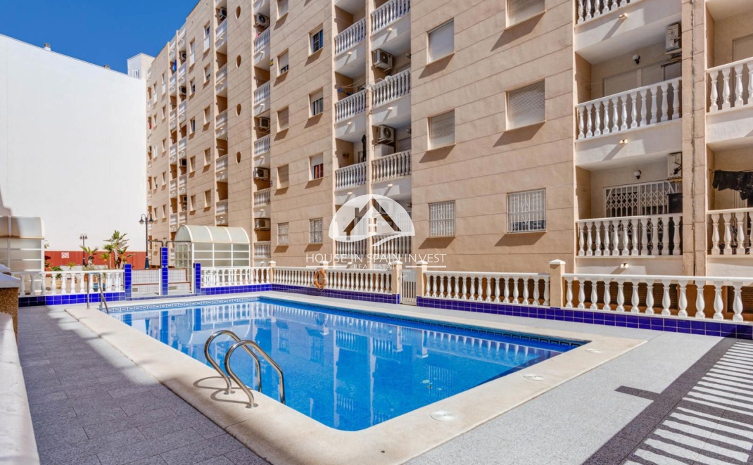 Resale - Apartment  - Torrevieja - Playa del Cura