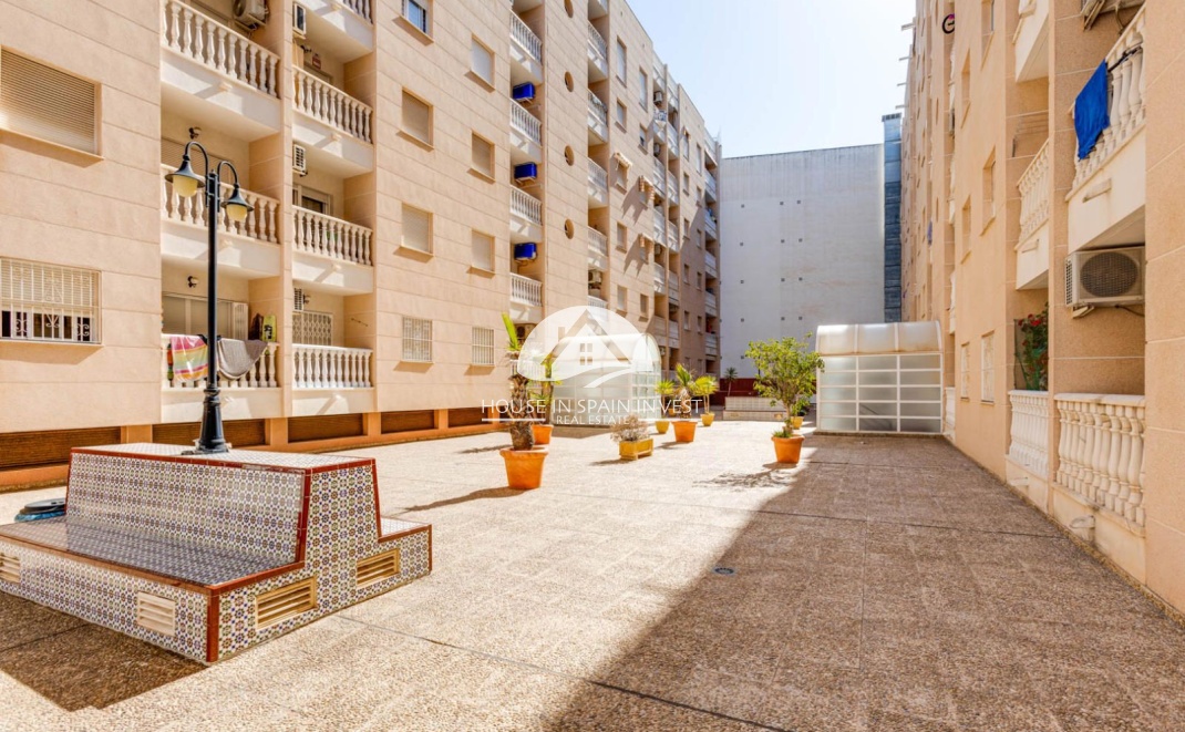 Resale - Apartment  - Torrevieja - Playa del Cura