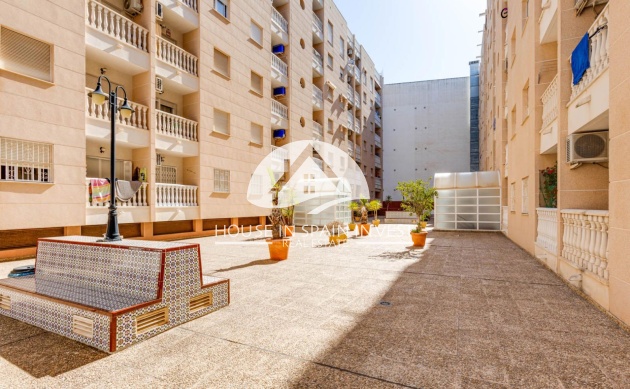 Resale - Apartment  - Torrevieja - Playa del Cura