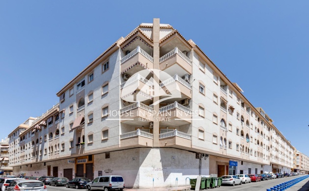Resale - Apartment  - Torrevieja - Playa del Cura