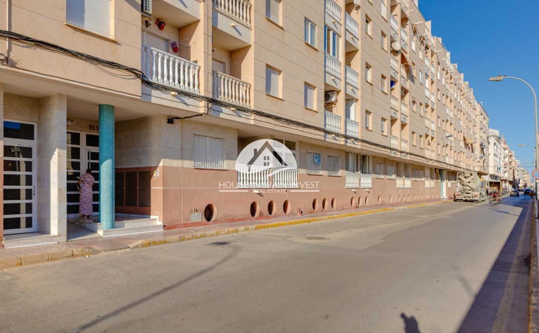 Resale - Apartment  - Torrevieja - Playa del Cura