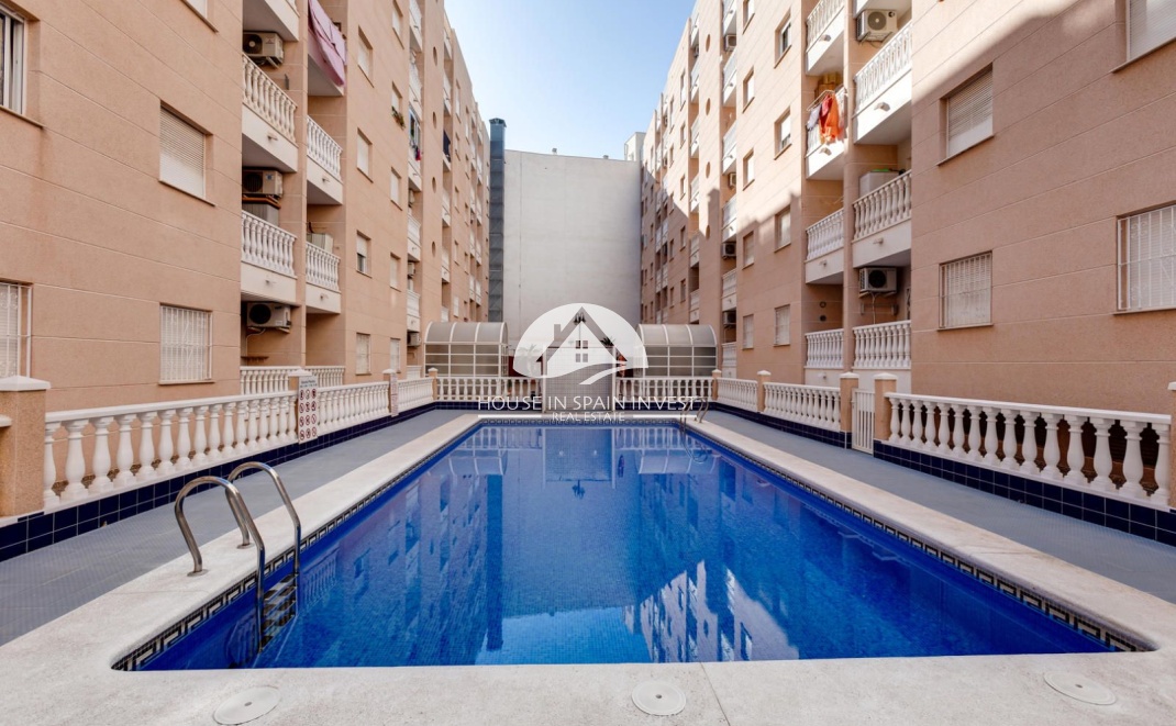 Resale - Apartment  - Torrevieja - Playa del Cura