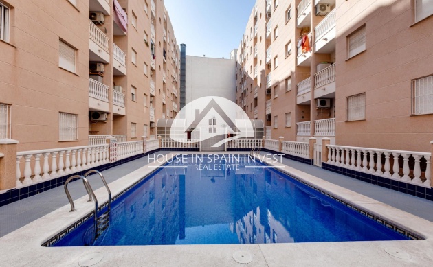 Resale - Apartment  - Torrevieja - Playa del Cura