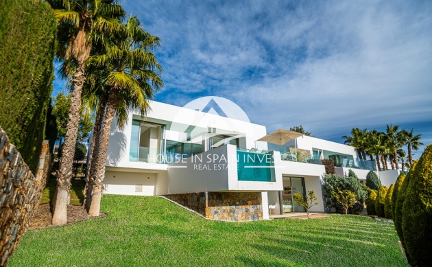 Resale - Villa - Orihuela Costa