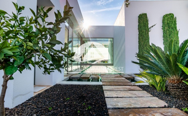 Resale - Villa - Orihuela Costa