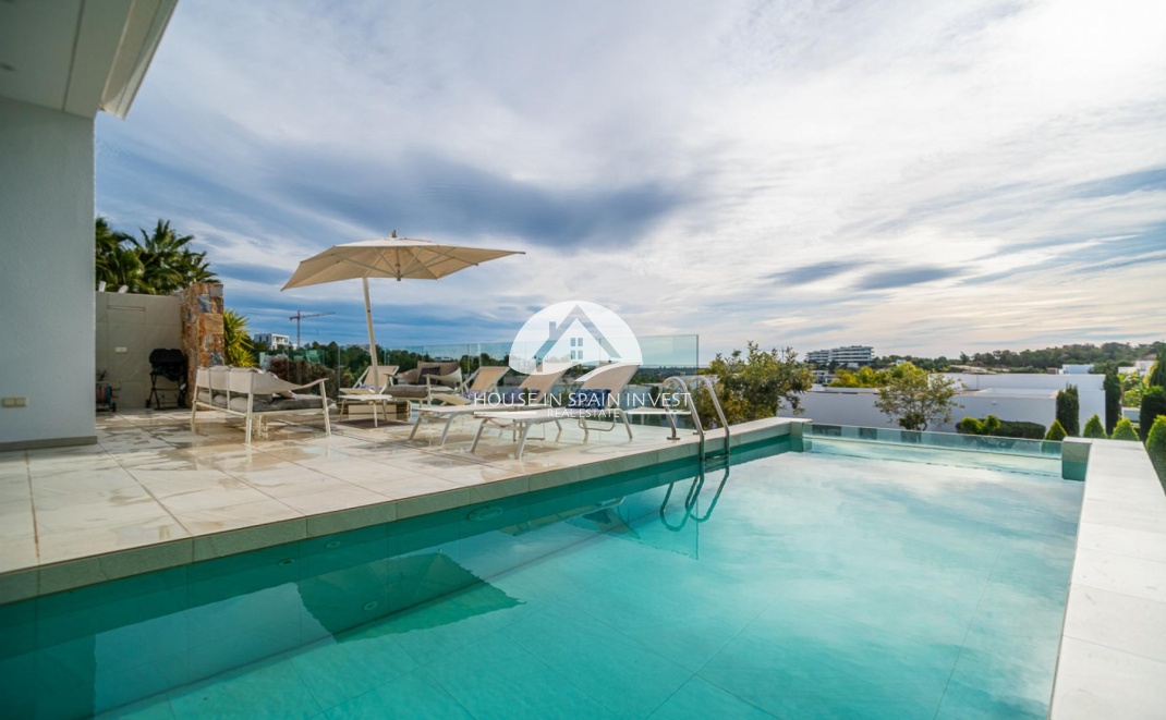 Resale - Villa - Orihuela Costa