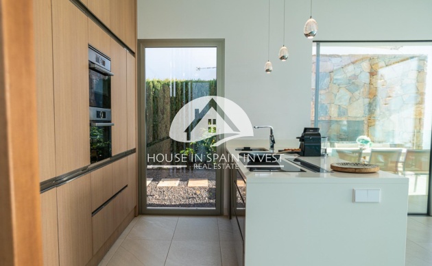 Resale - Villa - Orihuela Costa