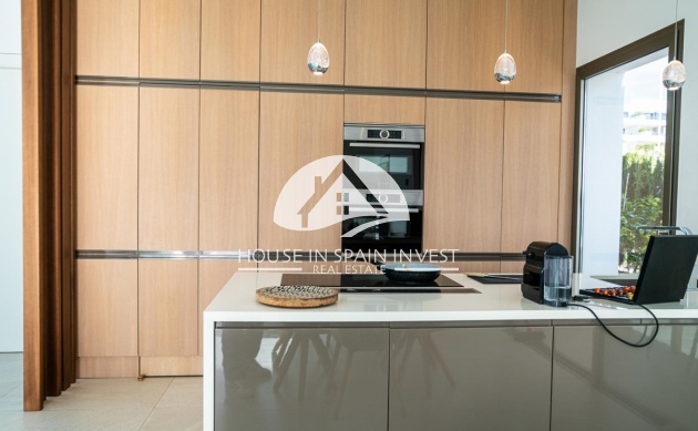 Resale - Villa - Orihuela Costa