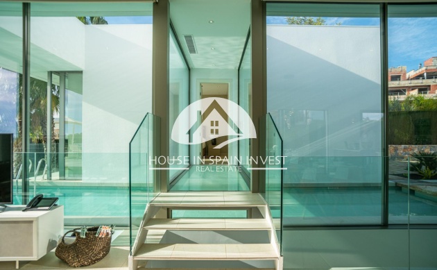 Resale - Villa - Orihuela Costa