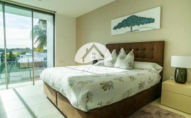 Resale - Villa - Orihuela Costa