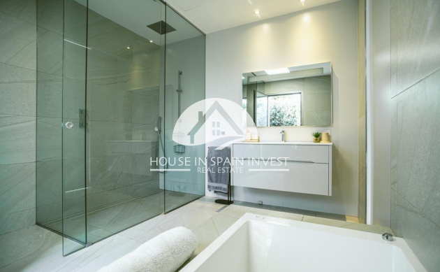 Resale - Villa - Orihuela Costa