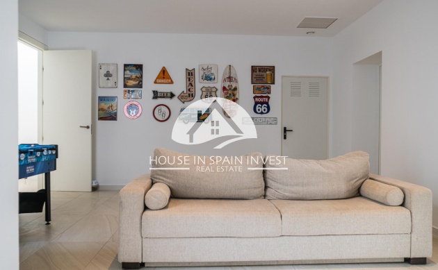 Resale - Villa - Orihuela Costa