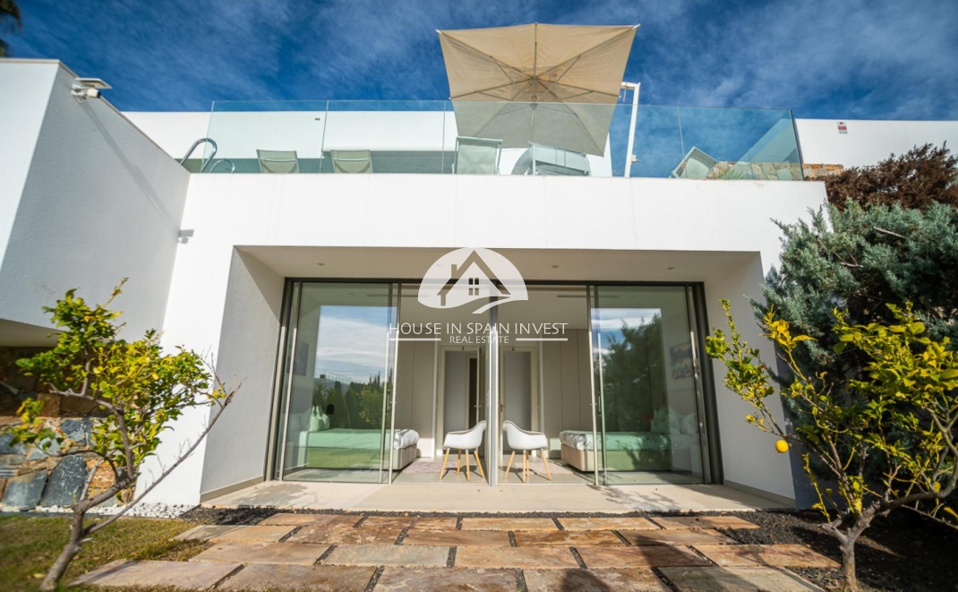 Resale - Villa - Orihuela Costa