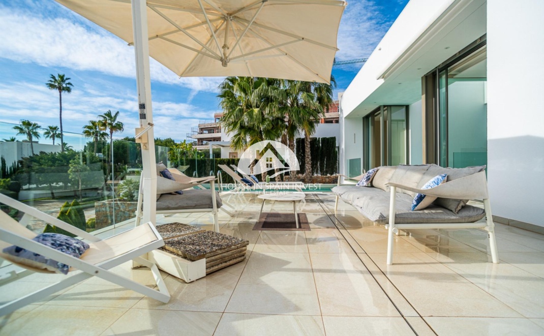 Resale - Villa - Orihuela Costa