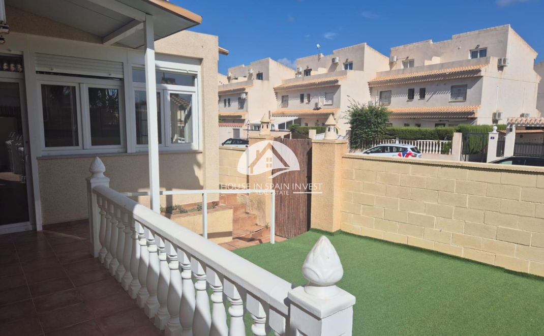Resale - Villa - Orihuela Costa - La Zenia