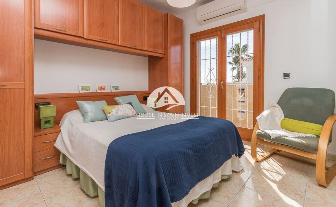 Resale - Villa - Orihuela Costa - La Zenia