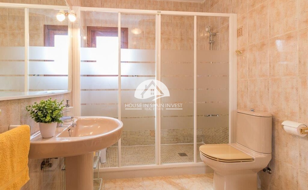 Resale - Villa - Orihuela Costa - La Zenia