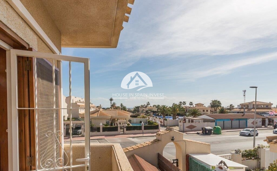 Resale - Villa - Orihuela Costa - La Zenia