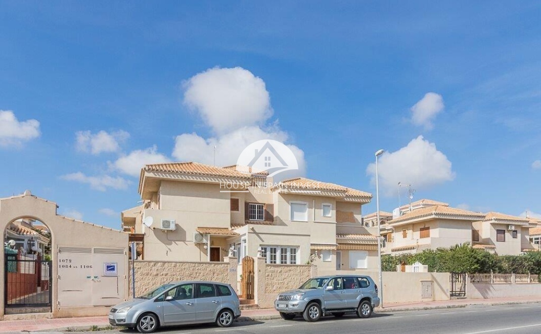 Resale - Villa - Orihuela Costa - La Zenia