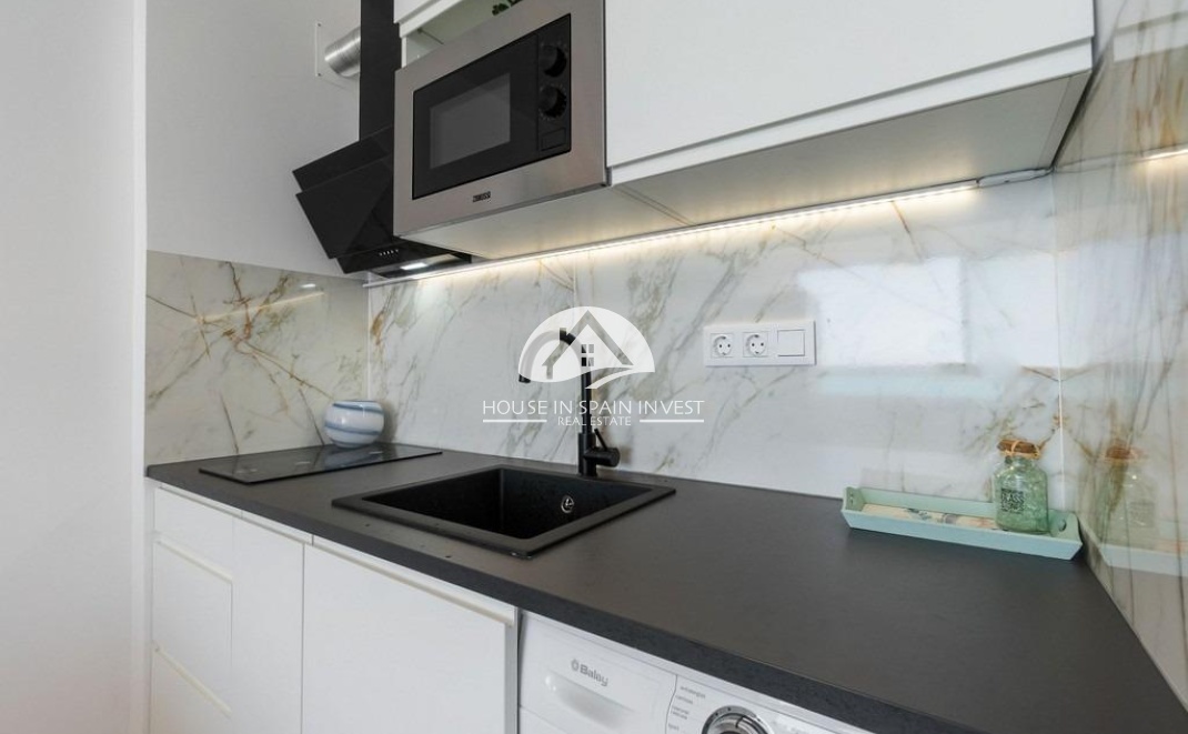 Resale - Apartment  - Torrevieja - Cabo Cervera