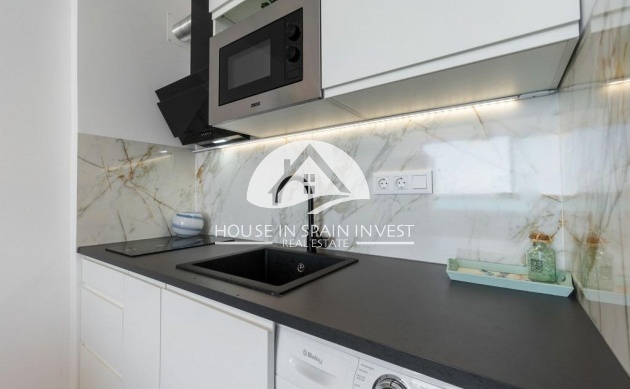 Resale - Apartment  - Torrevieja - Cabo Cervera
