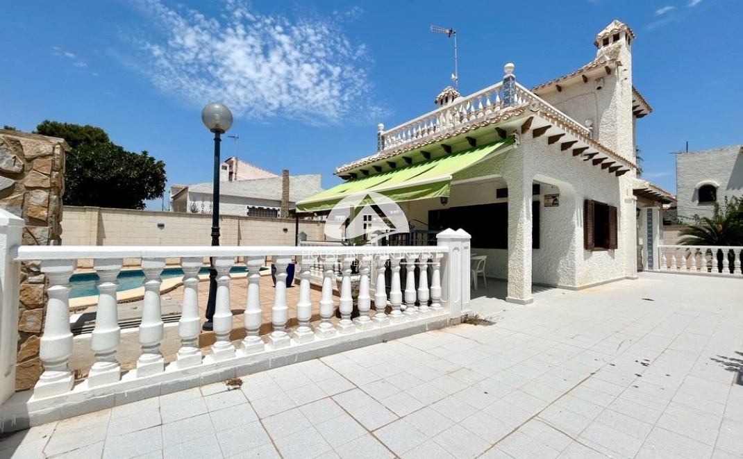 Herverkoop - Villa - Orihuela Costa - La Zenia