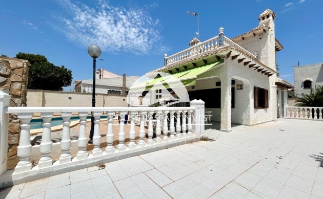 Herverkoop - Villa - Orihuela Costa - La Zenia