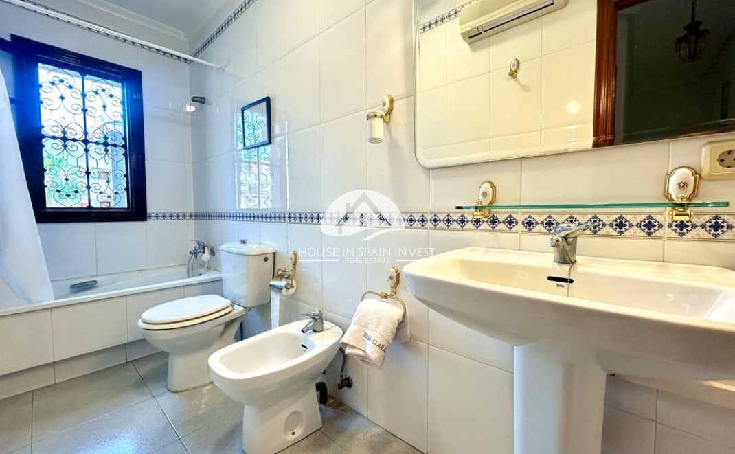 Herverkoop - Villa - Orihuela Costa - La Zenia