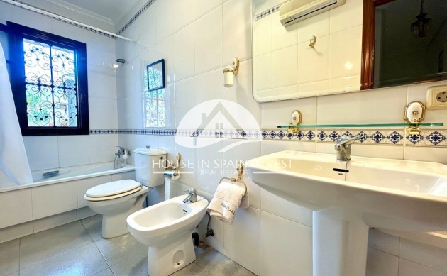 Herverkoop - Villa - Orihuela Costa - La Zenia