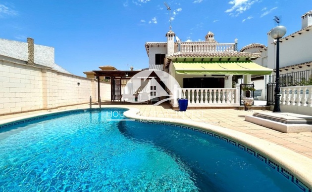 Herverkoop - Villa - Orihuela Costa - La Zenia