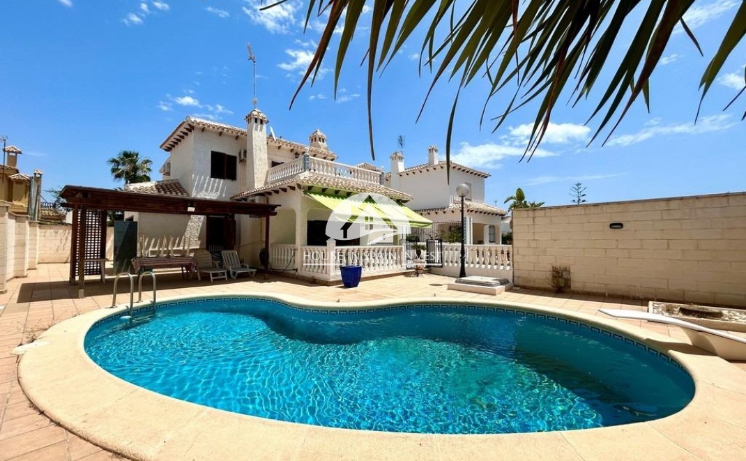 Herverkoop - Villa - Orihuela Costa - La Zenia