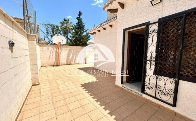 Herverkoop - Villa - Orihuela Costa - La Zenia