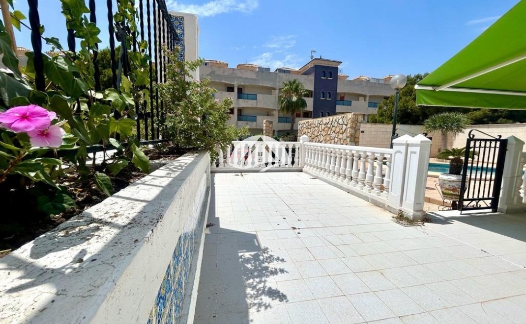 Herverkoop - Villa - Orihuela Costa - La Zenia
