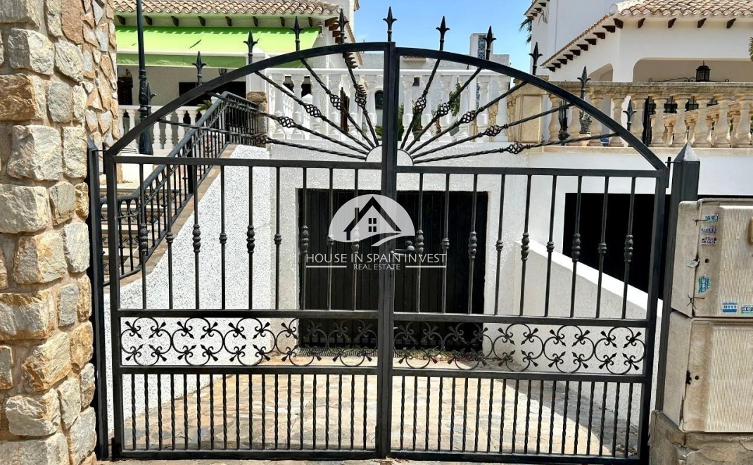 Herverkoop - Villa - Orihuela Costa - La Zenia